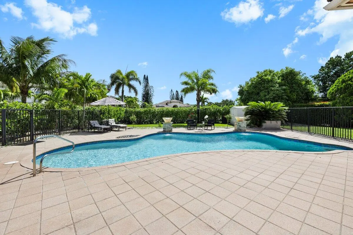 424A0043 at 2933 E Fontana Court, Royal Palm Beach