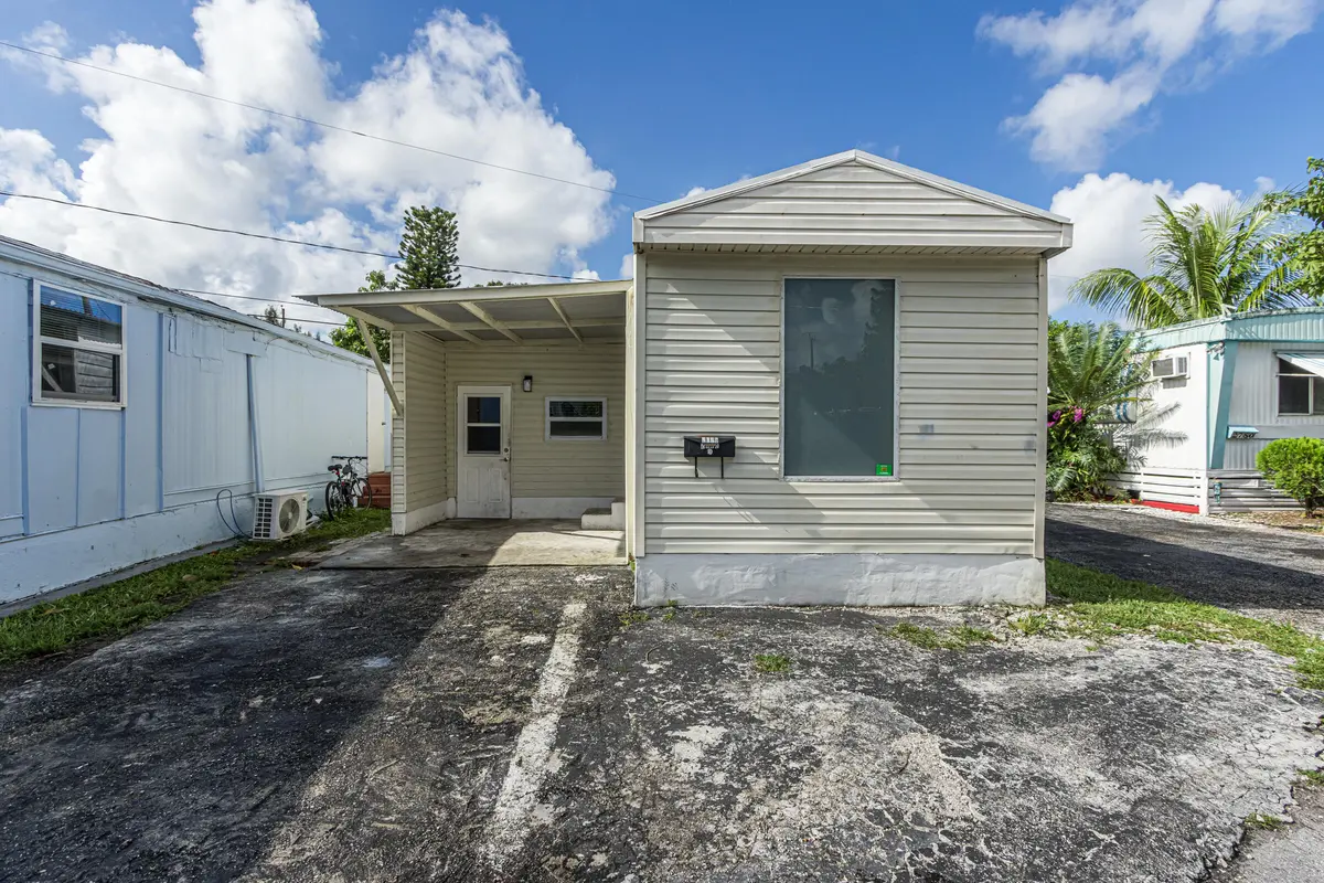 2776-9 at 2776 NW 29th Place, Oakland Park