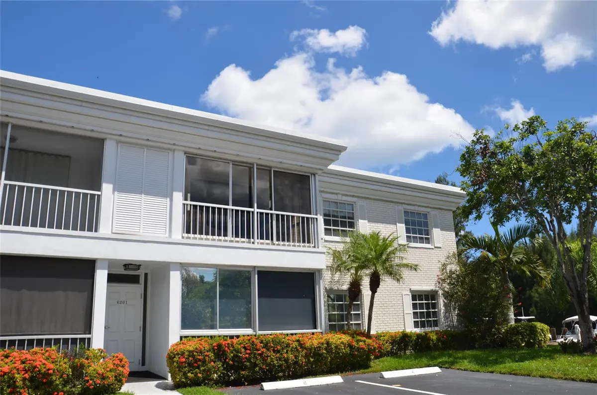 Photo 3 at 6201 Bay Club Drive 4, Fort Lauderdale
