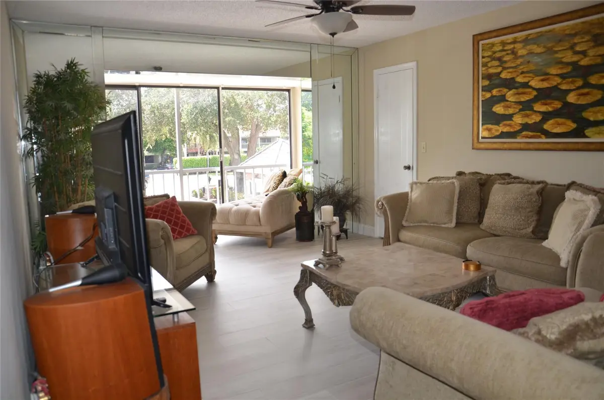 Photo 4 at 6201 Bay Club Drive 4, Fort Lauderdale