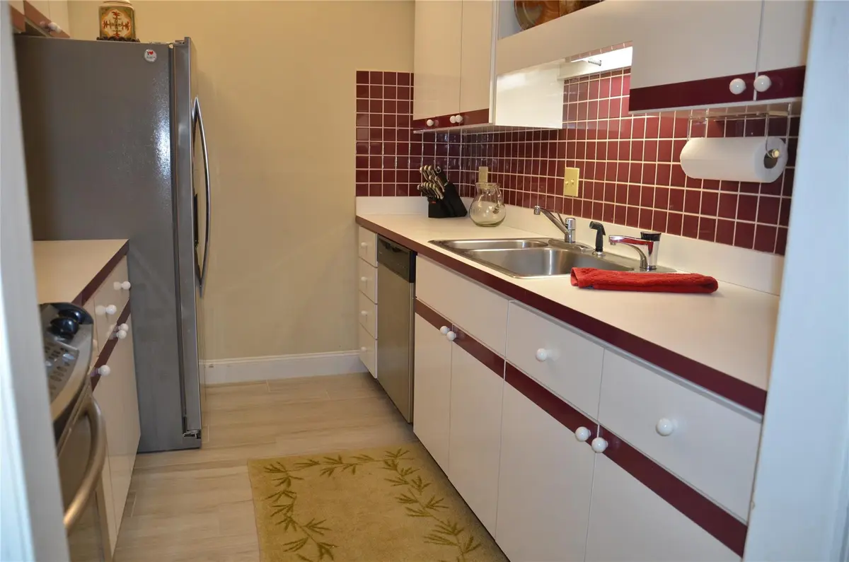 Lots of Counterspace at 6201 Bay Club Drive 4, Fort Lauderdale