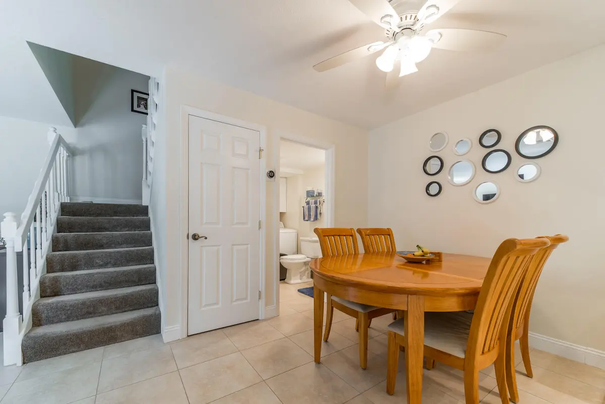 Dining at 717 7TH Lane, Palm Beach Gardens