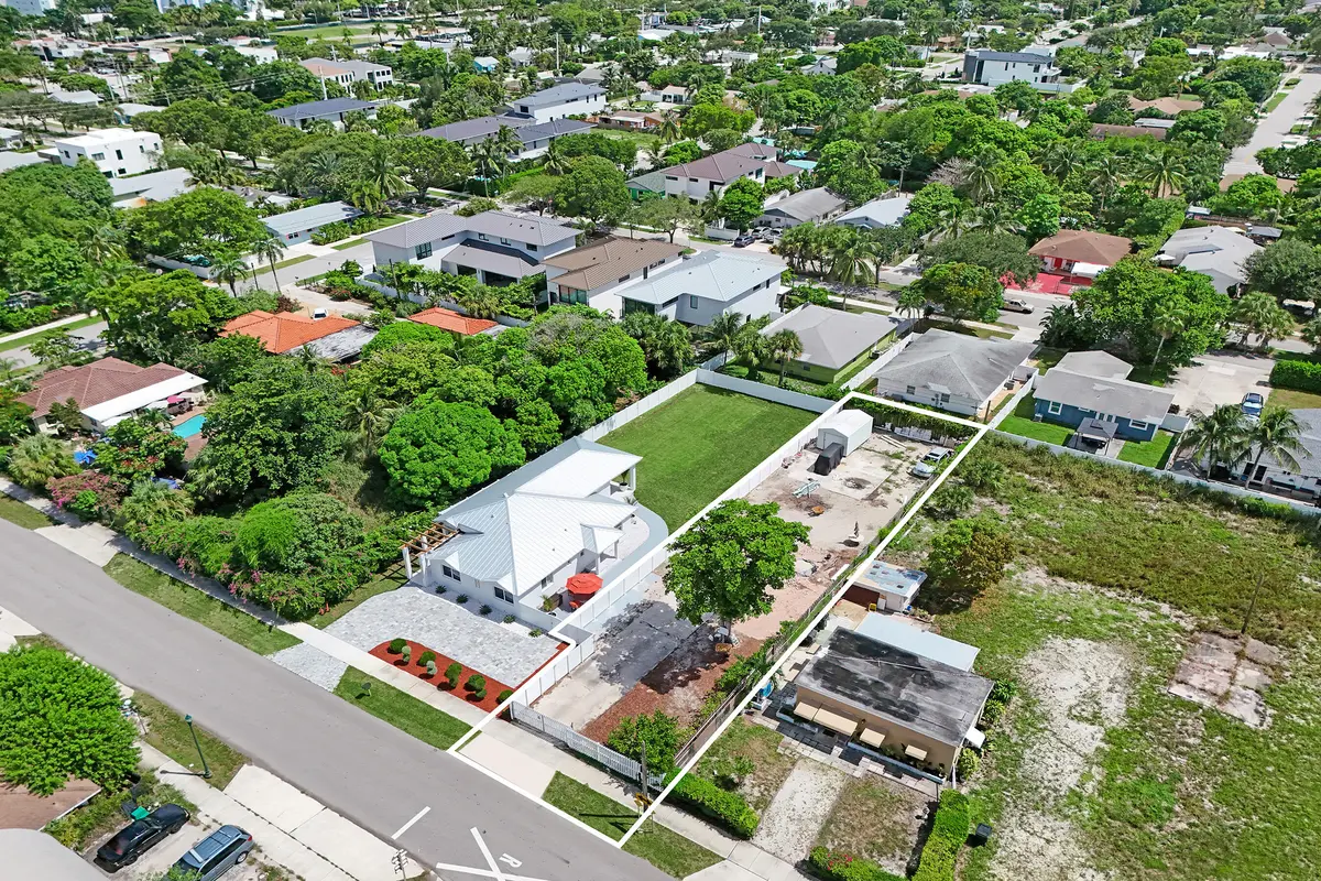 DJI_20260824150108_0104_D at 202 SE 4TH Street 2, Delray Beach
