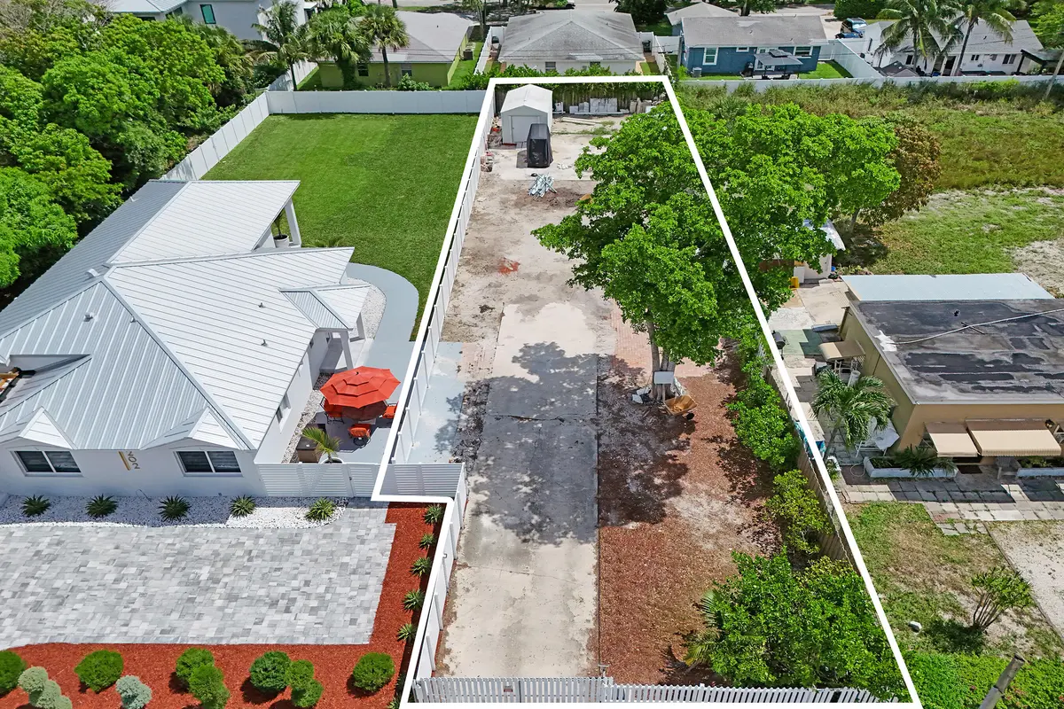 DJI_20260824150240_0115_D at 202 SE 4TH Street 2, Delray Beach