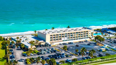 9800 S OCEAN Drive 212, Jensen Beach – Condominium for sale