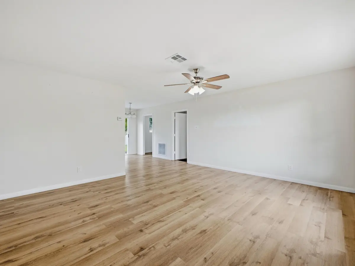 LIving to Dining at 711 NW RIVERSIDE Drive, Port St. Lucie
