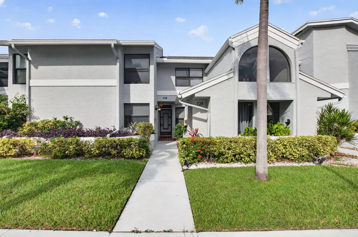 3-web-or-mls-DSC_4706 at 16769 OAK HILL Trail 713, Delray Beach