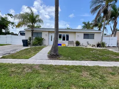 591 Tallulah Road, Lake Worth – Single Family Residence for sale