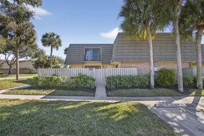 1101 11TH Way, West Palm Beach – Townhouse for sale