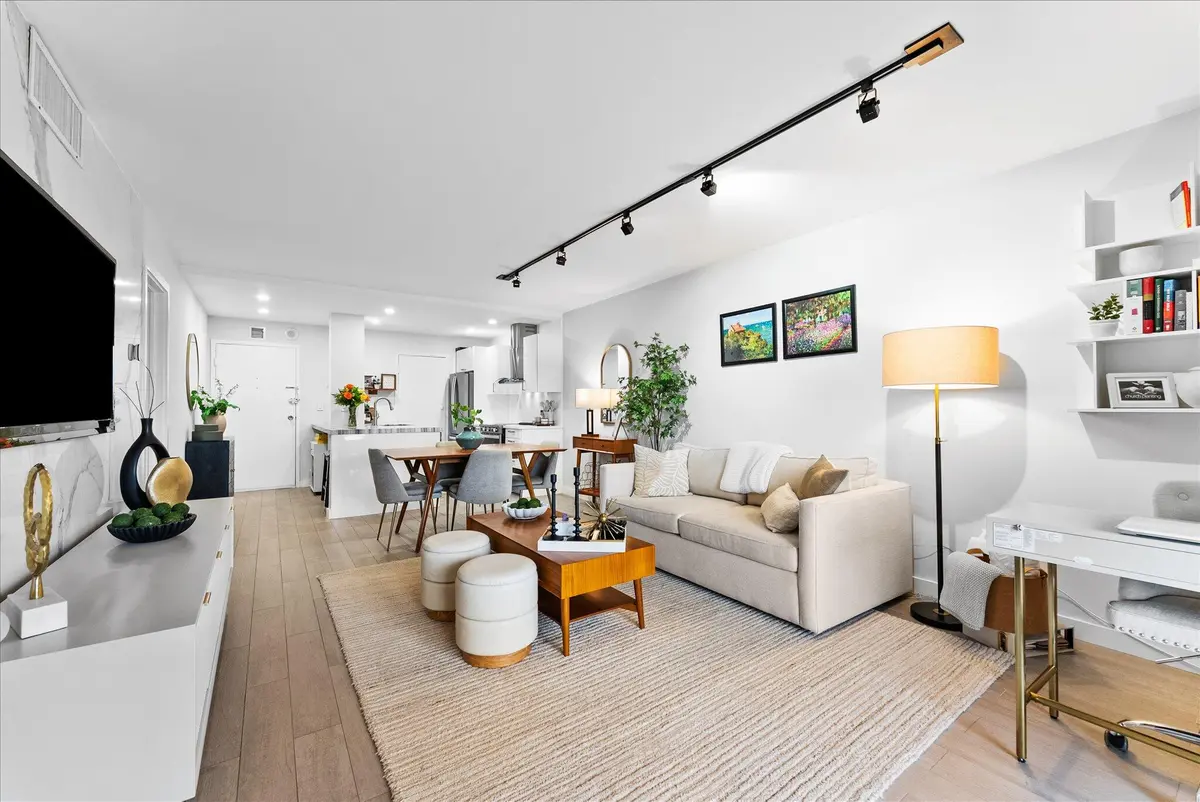 07-7 at 900 NE 18TH Avenue 406, Fort Lauderdale