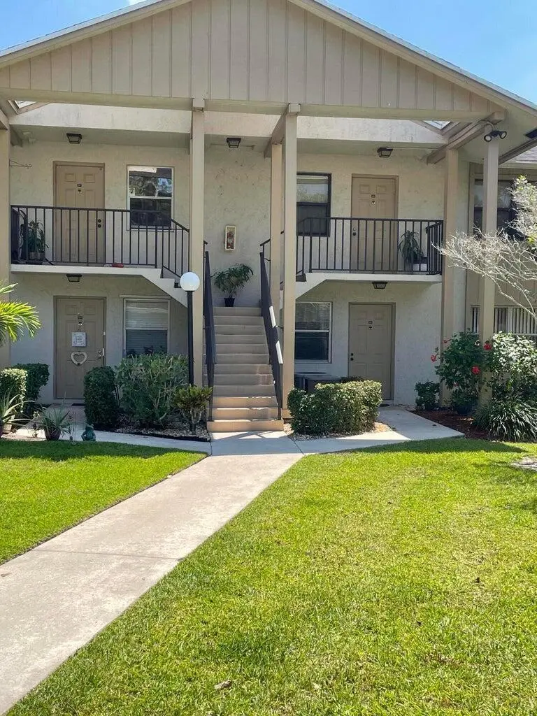 Aster 2 at 3031 SE Aster Lane 608, Stuart