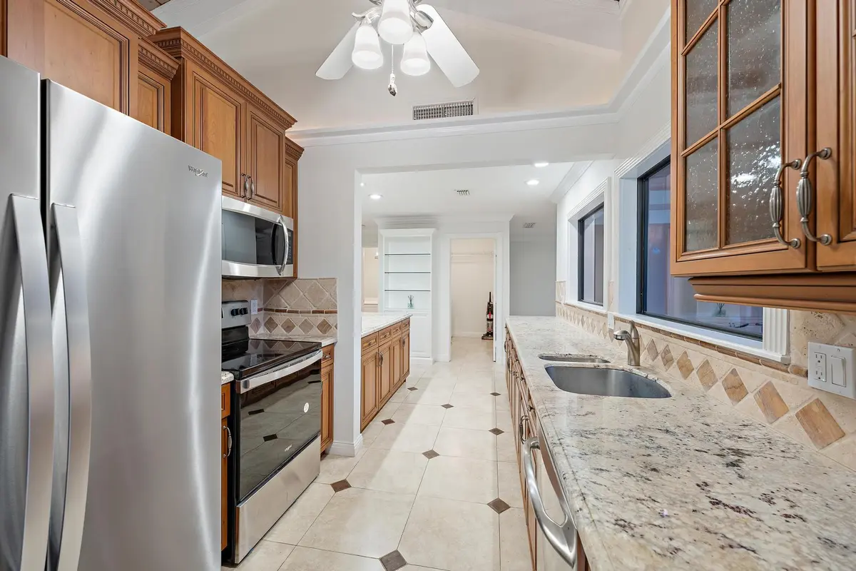 Kitchen at 101 W Spearfish Lane, Jupiter