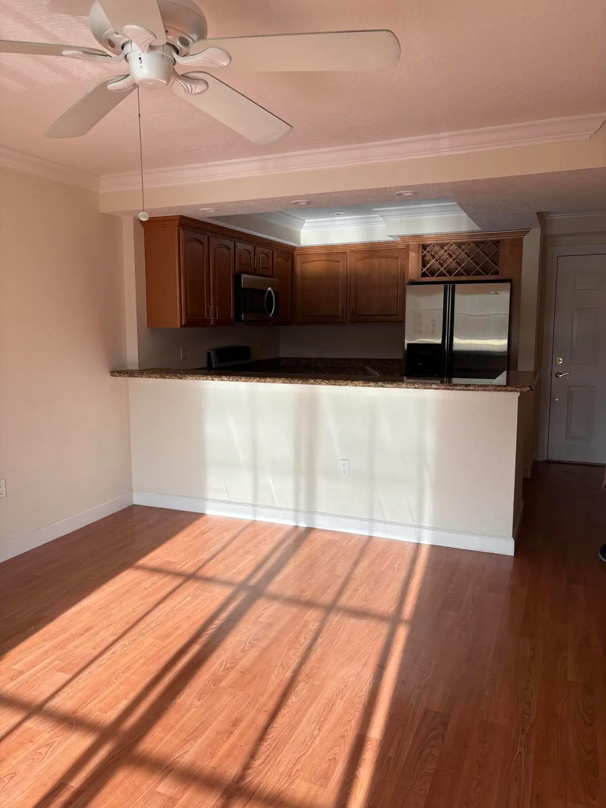 Dining-Kitchen counter at 150 NE 15TH Avenue 248, Fort Lauderdale