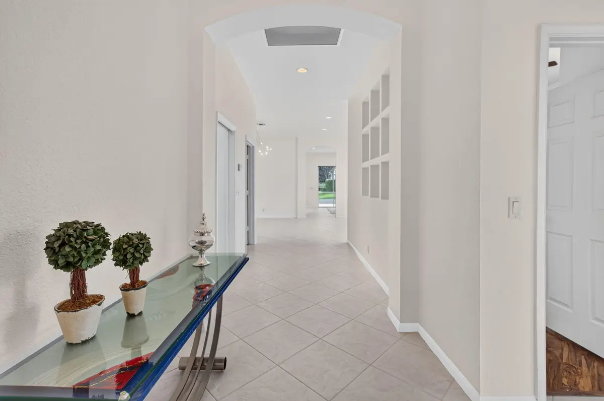 ENTRY HALL at 11572 Spring Oak Avenue, Boynton Beach