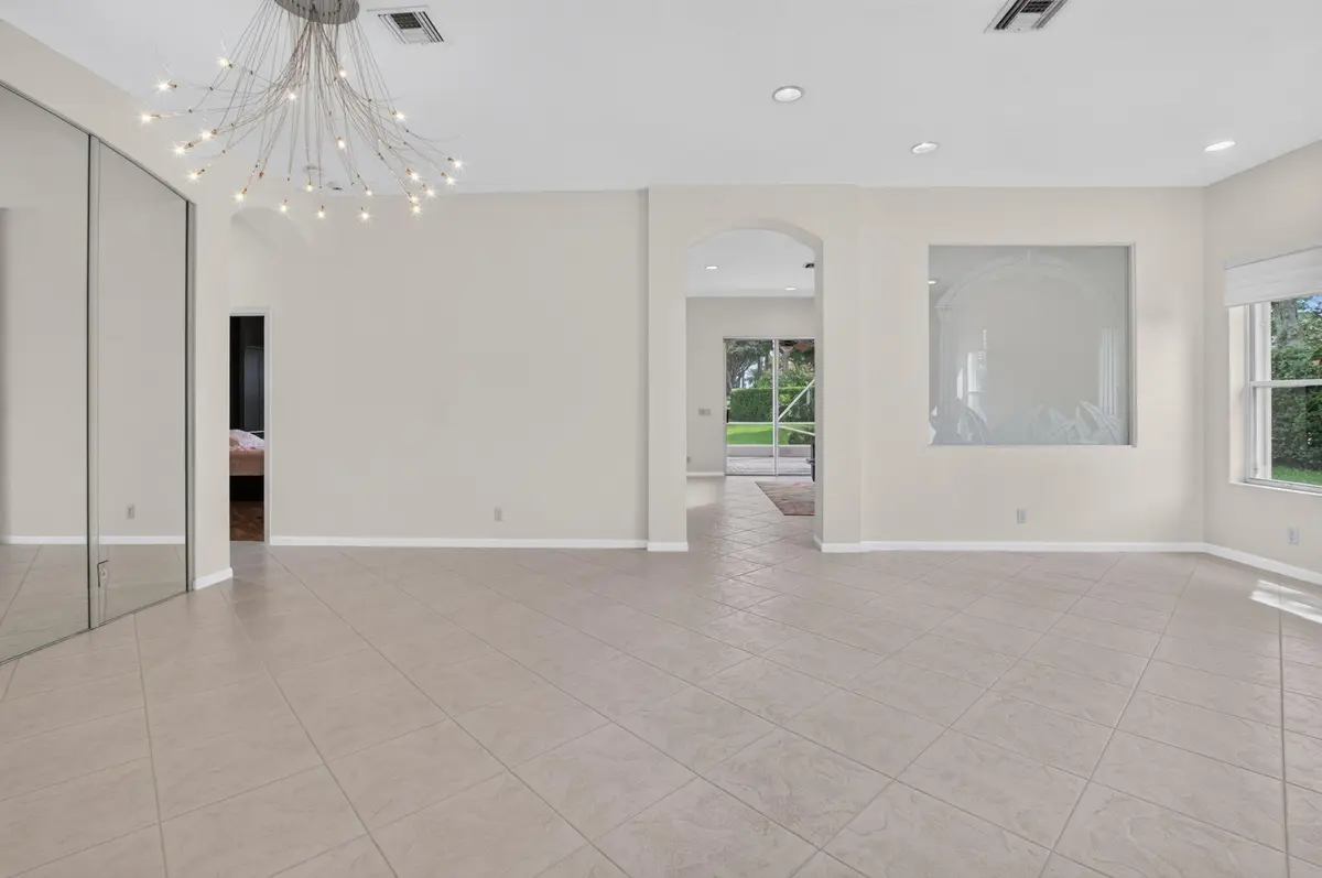 BRIGHT OPEN FLOOR PLAN at 11572 Spring Oak Avenue, Boynton Beach