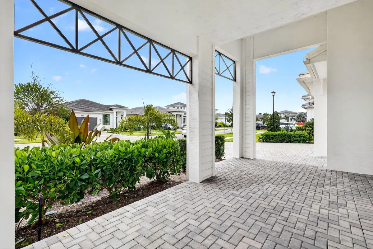 7-web-or-mls-5P1A9036 - Copy at 9202 SW ESULE Way, Port St. Lucie