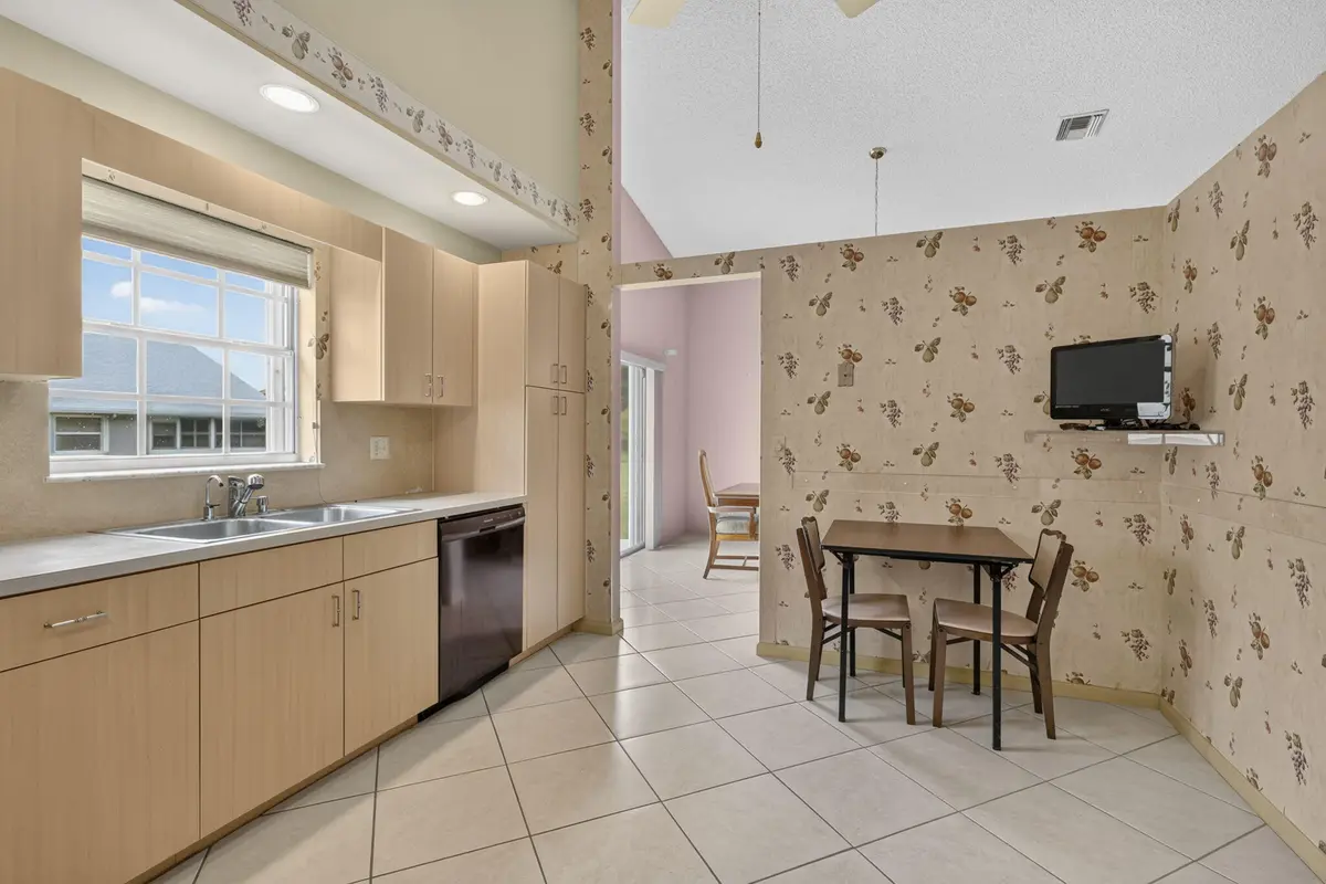 Kitchen at 3914 Dafilee Circle, West Palm Beach