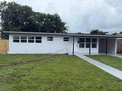 1130 NE 4TH Street, Pompano Beach – Single Family Residence for rent