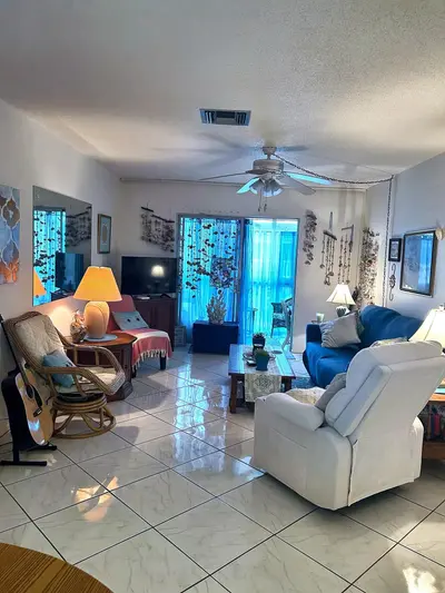 2131 NE 1st Court 204, Boynton Beach – Condominium for sale