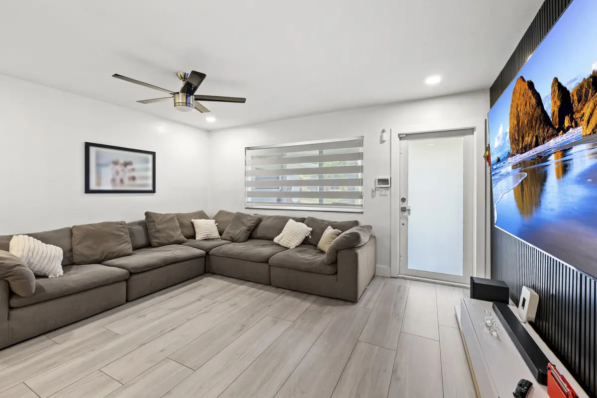 Living room at 3230 ROOSEVELT Street, Hollywood
