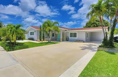1474 Cochran Drive, Lake Worth Beach – Single Family Residence for sale