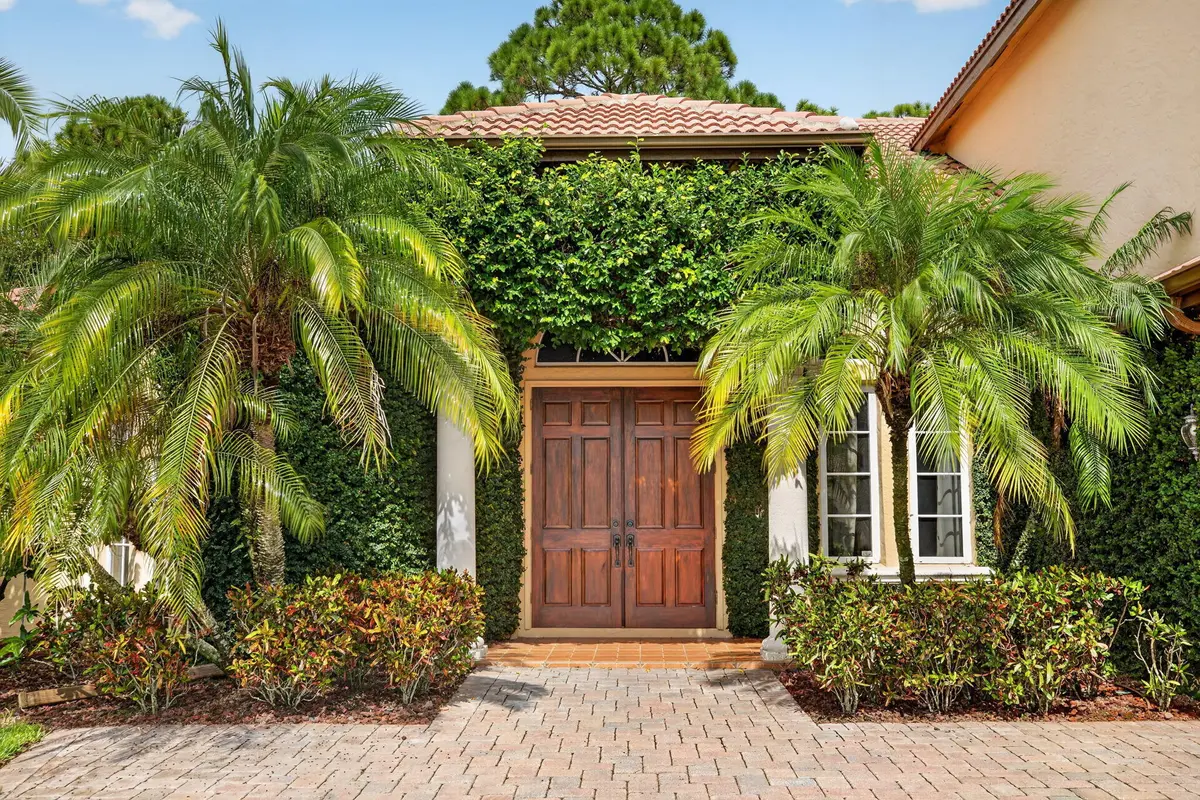 3-web-or-mls-3A5A8753 at 805 SW CLASSICO Court, Port St. Lucie