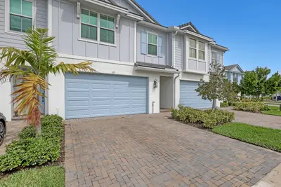 137 SE Birch Terrace, Stuart – Townhouse for sale