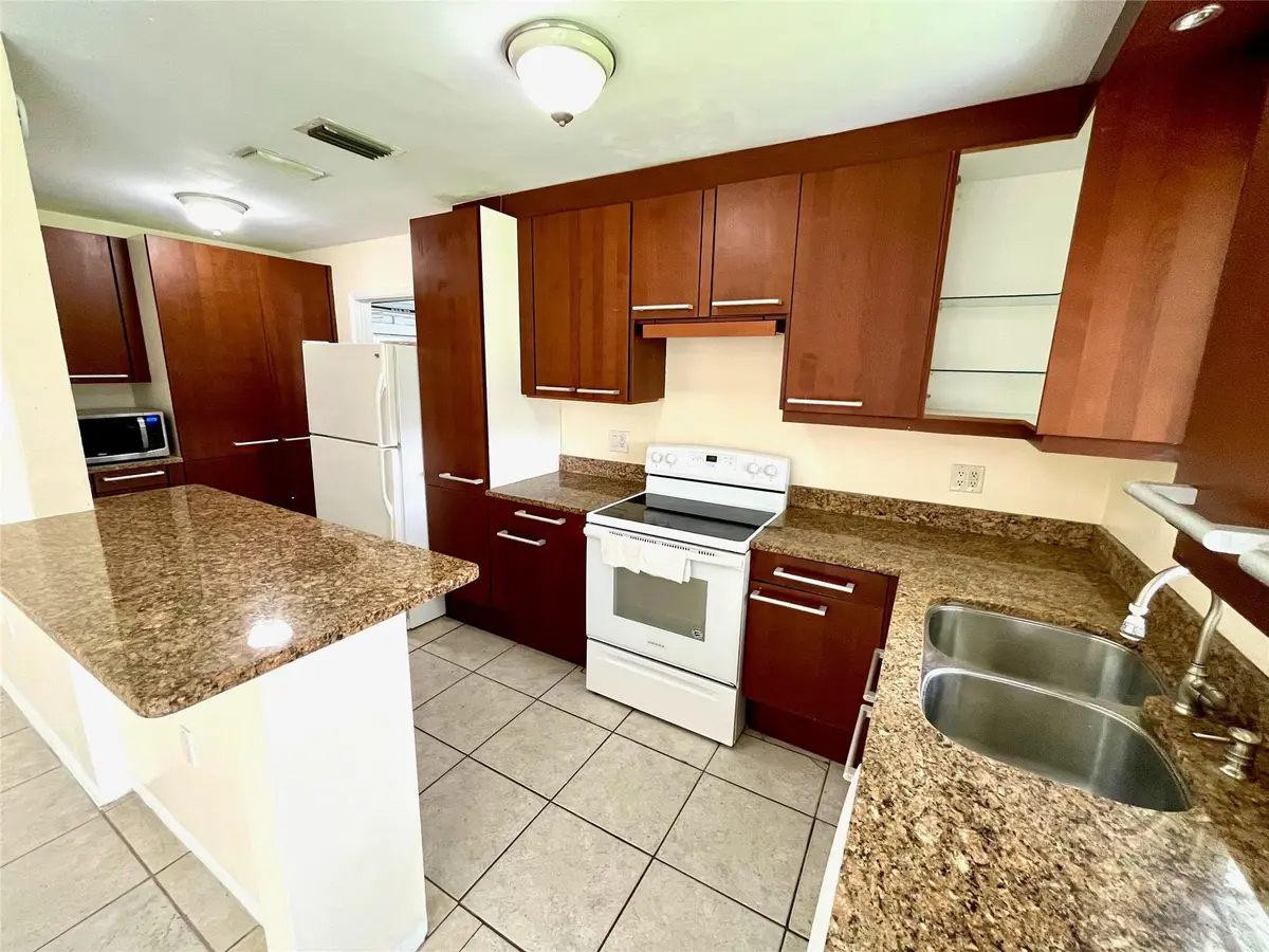 Photo 4 at 1411 NW 79TH Way, Pembroke Pines