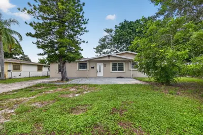 913 SE 10th Street, Stuart – Single Family Residence for sale
