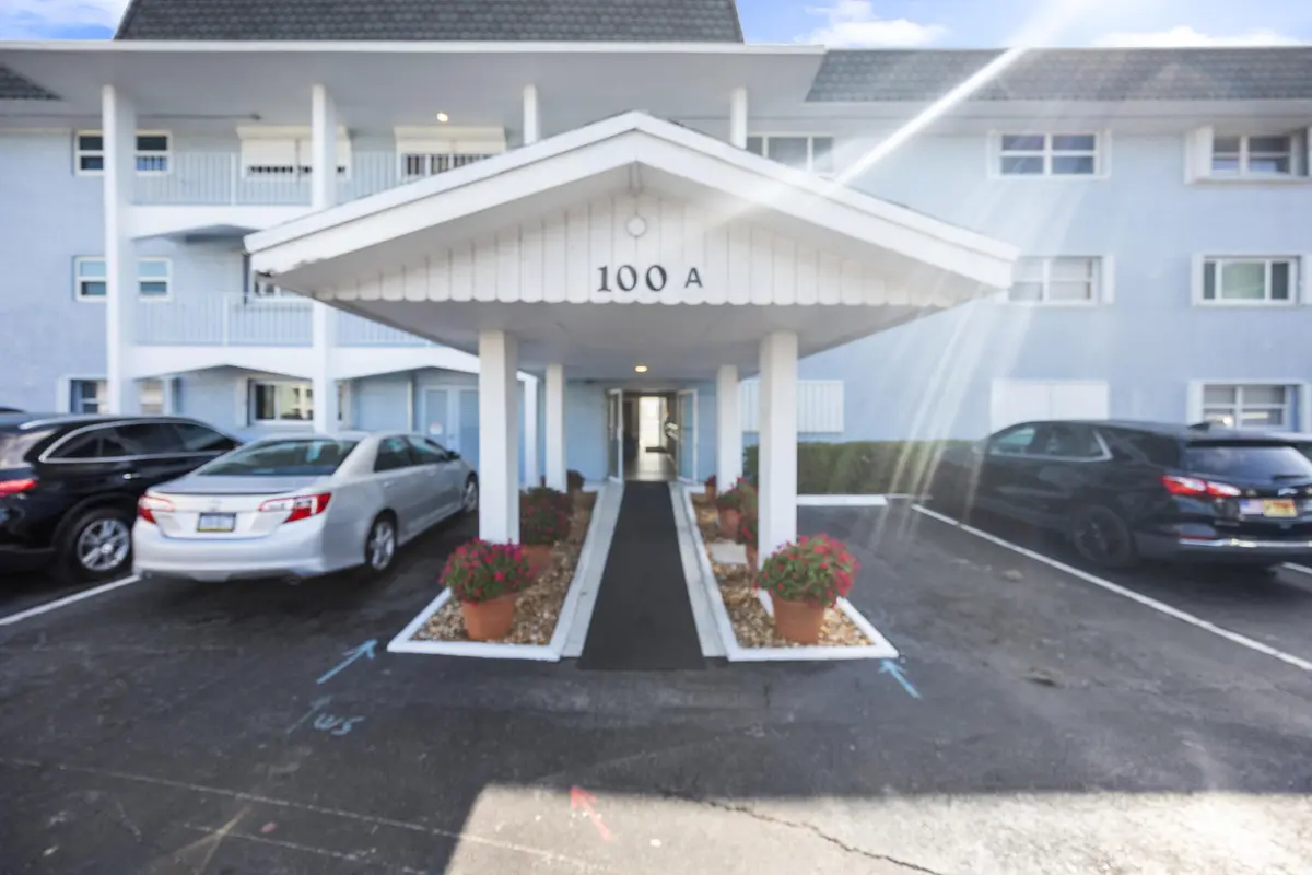 1_453a8028 at 100 Shore Court 104, North Palm Beach