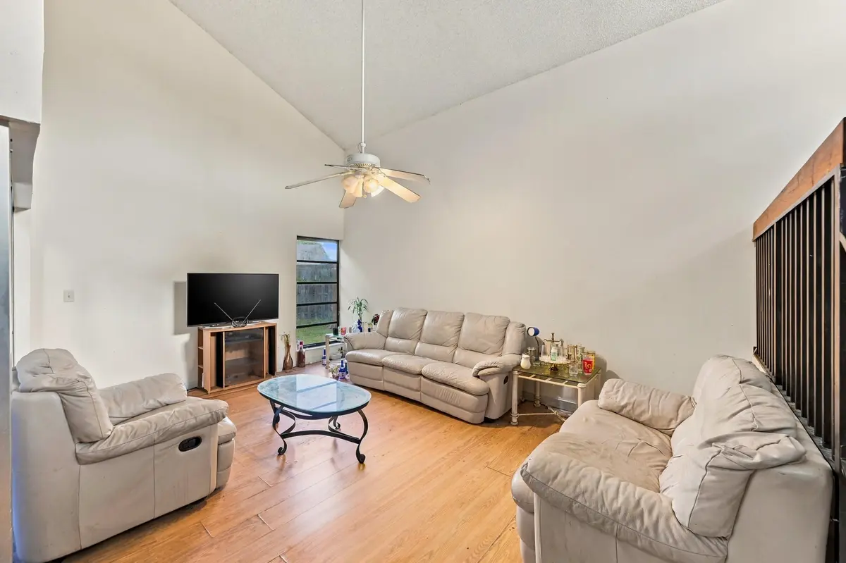 05_living room at 3528 NW 73RD Way, Coral Springs