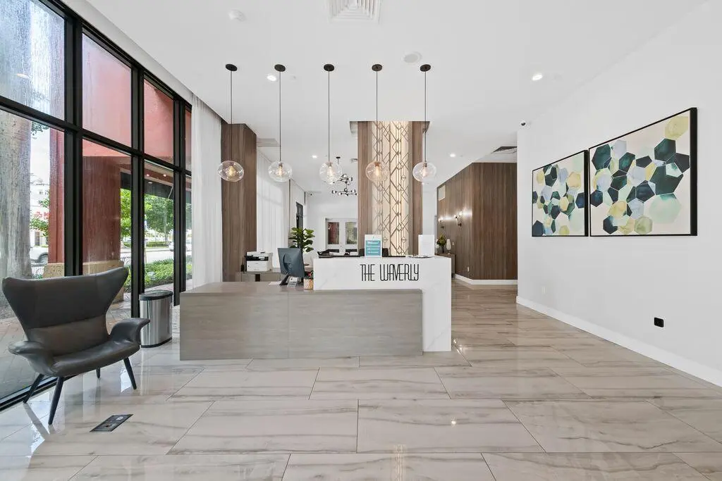 ggS1SOtw at 100 N FEDERAL Highway 1126, Fort Lauderdale