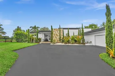 3210 Medinah Circle, Lake Worth – Single Family Residence for sale