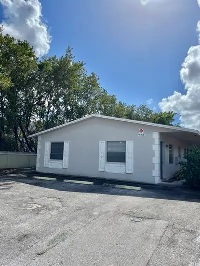 220 SW 8TH Street #2, Fort Lauderdale – Apartment for rent