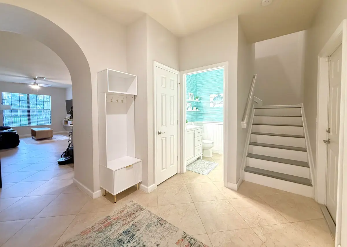 Entrance at 10361 WELLINGTON PARC Drive, Wellington