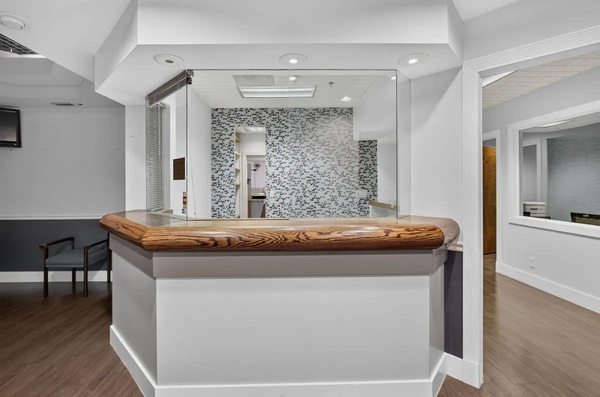 19-web-or-mls-5D1A0847 at 3355 BURNS Road 205, Palm Beach Gardens