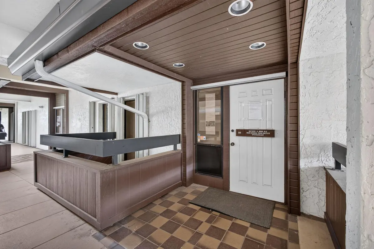 12-web-or-mls-5D1A0813 at 3355 BURNS Road 205, Palm Beach Gardens
