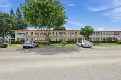 245 CAMDEN K, West Palm Beach – Condominium for sale