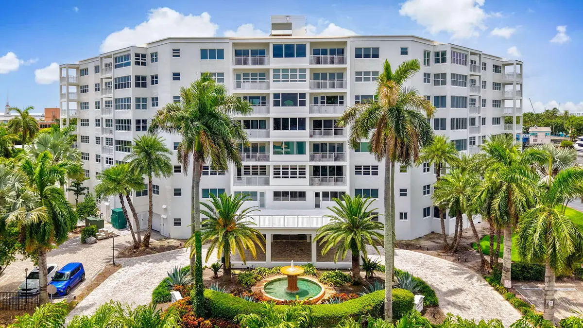 Main Entrance at 1000 Lowry Street 4F, Delray Beach