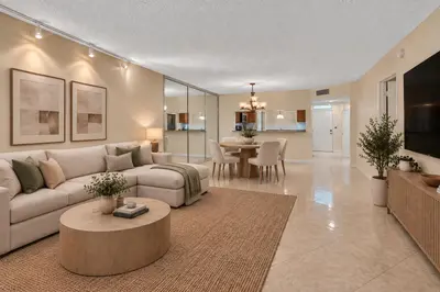 16769 OAK HILL Trail 713, Delray Beach – Condominium for sale