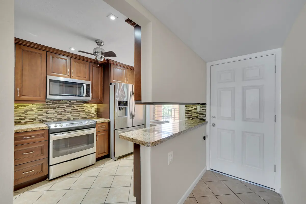 05_foyer at 777 S FEDERAL Highway 305O, Pompano Beach
