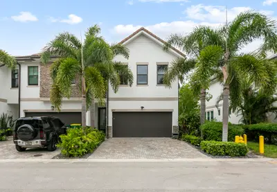 4511 E AQUA BELLA Lane, Dania Beach – Townhouse for sale