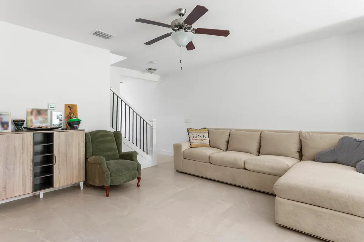 IMG_4248 at 4511 E AQUA BELLA Lane, Dania Beach