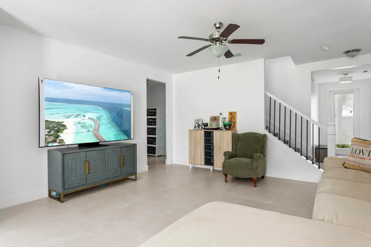 IMG_4259 at 4511 E AQUA BELLA Lane, Dania Beach