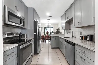 1595 Woodbridge Lakes Circle, West Palm Beach – Townhouse for sale