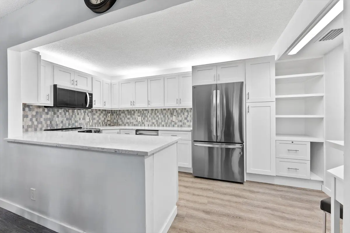 09-9 at 722 Sunny Pine Way F1, Greenacres