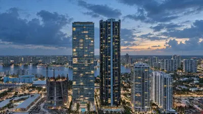 18555 Collins Avenue 3303, Sunny Isles Beach – Condominium for sale