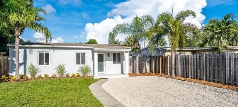 1413 front at 1413 NW 5th Avenue, Fort Lauderdale