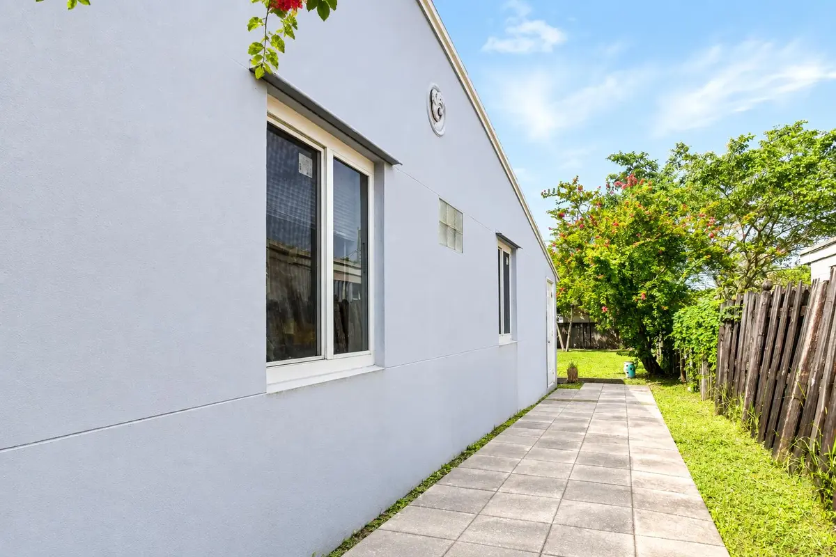 1413 other side walkway at 1413 NW 5th Avenue, Fort Lauderdale