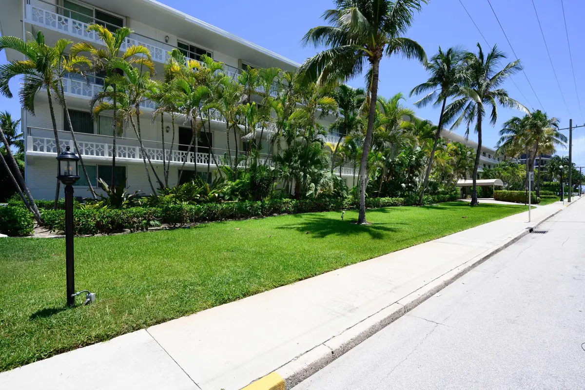 Sunrise Ocean Block Location at 139 Sunrise Avenue 102, Palm Beach